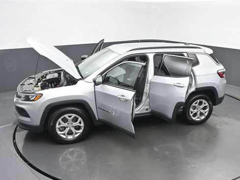 Used 2024 Jeep Compass Latitude AWD/4WD image 59