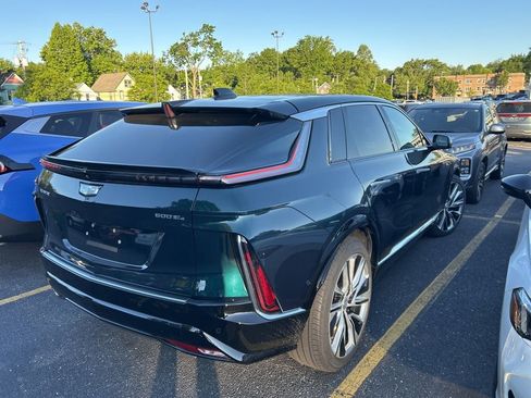 Used 2025 Cadillac Lyriq Luxury w/ LPO, Floor Liner Package AWD/4WD image 6