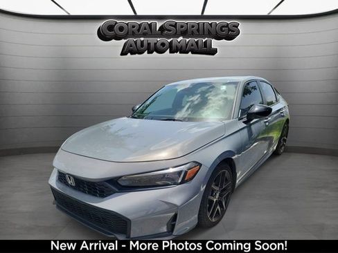 Used 2025 Honda Civic Sport image 4