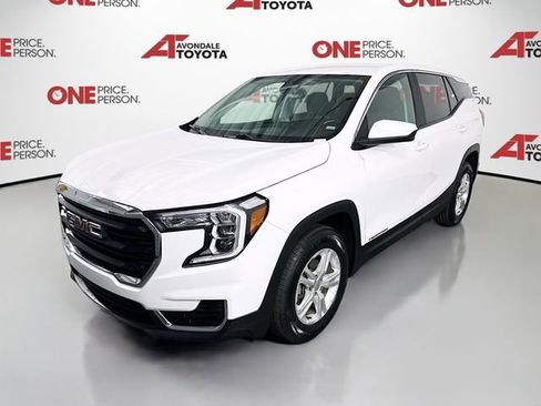 Used 2024 GMC Terrain SLE AWD/4WD image 3