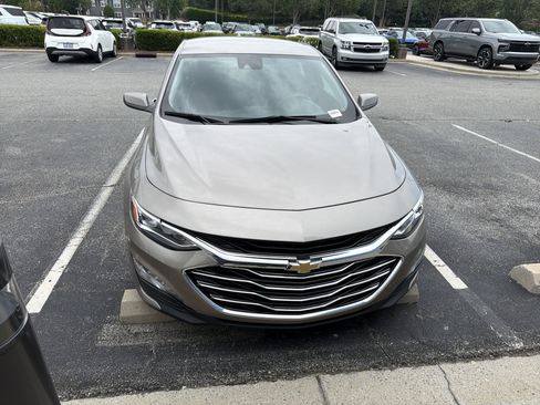 Used 2024 Chevrolet Malibu LT FWD image 3
