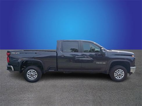 Used 2024 Chevrolet Silverado 2500 LT w/ All Star Edition image 4