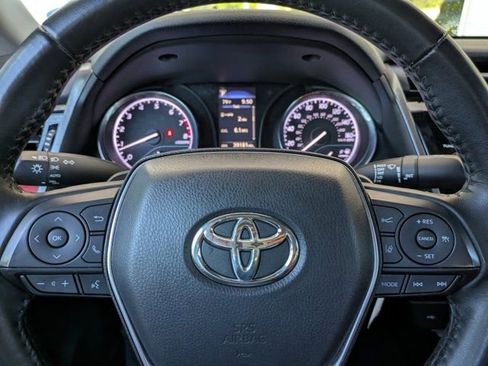 Used 2020 Toyota Camry SE FWD image 23