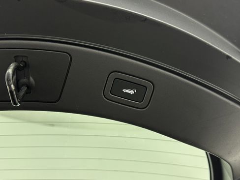 Used 2021 Jaguar F-TYPE Coupe image 28