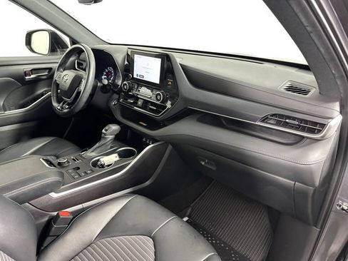 Used 2023 Toyota Highlander XSE AWD/4WD image 30
