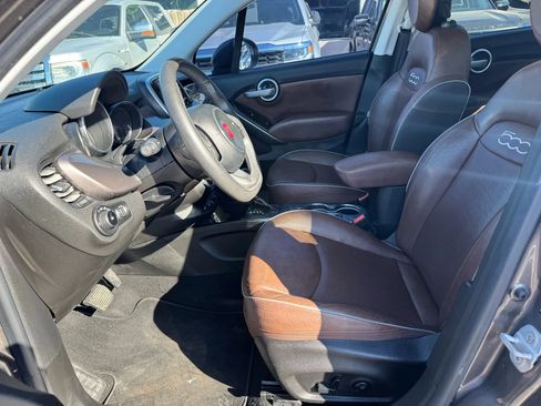 Used 2016 FIAT 500X Lounge image 9