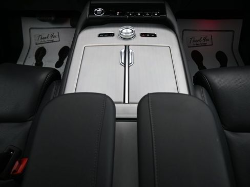 Used 2025 Lincoln Navigator Reserve AWD/4WD image 22