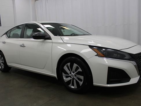 Used 2025 Nissan Altima 2.5 S FWD image 4