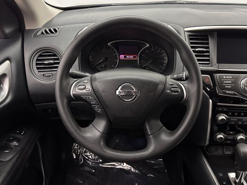 Used 2020 Nissan Pathfinder S image 24