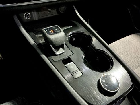 Used 2022 Nissan Rogue SV image 29