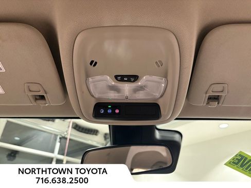 Used 2023 Buick Encore GX Preferred w/ Cold Weather Comfort Package image 17