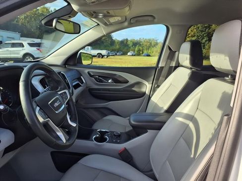 Used 2023 GMC Terrain SLT w/ Tech Package image 7