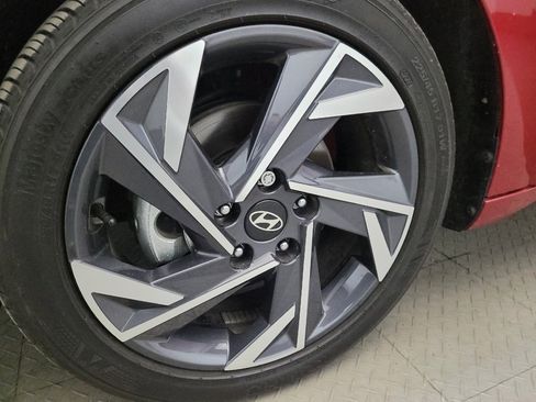 Used 2025 Hyundai Elantra Sport image 31