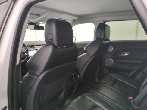 Used 2019 Land Rover Range Rover Evoque SE image 33