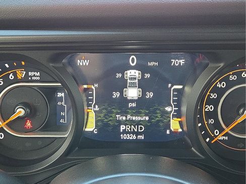 Used 2024 Jeep Gladiator Rubicon w/ Technology Group image 23