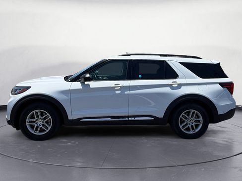 Used 2025 Ford Explorer Active RWD image 3
