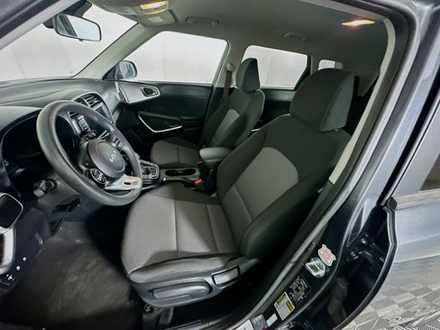 Used 2024 Kia Soul LX w/ Option Group 015 image 13