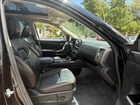 Used 2025 Nissan Pathfinder Platinum w/ Cargo Package FWD image 19
