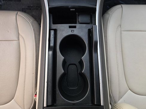 Used 2016 Lincoln MKZ image 41