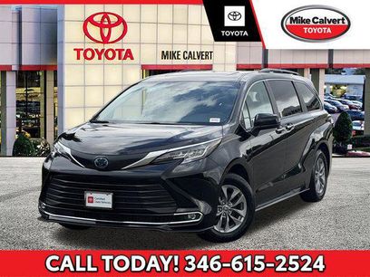 Certified 2023 Toyota Sienna XLE