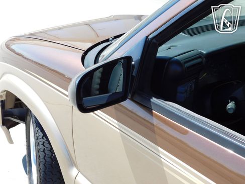 Used 2000 Chevrolet S10 Pickup LS w/ Preferred Equipment Group image 29