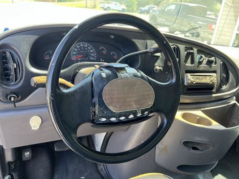 Used 1998 Ford E-250 and Econoline 250 RWD image 14