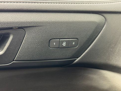 Used 2017 Chevrolet Traverse LT image 16