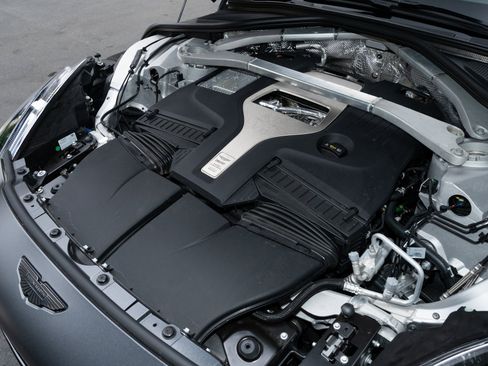 Used 2025 Aston Martin DBX 707 image 11