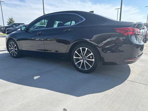 Used 2017 Acura TLX V6 FWD image 4