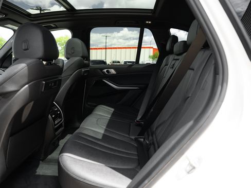 Used 2021 BMW X5 xDrive40i w/ Convenience Package AWD/4WD image 24