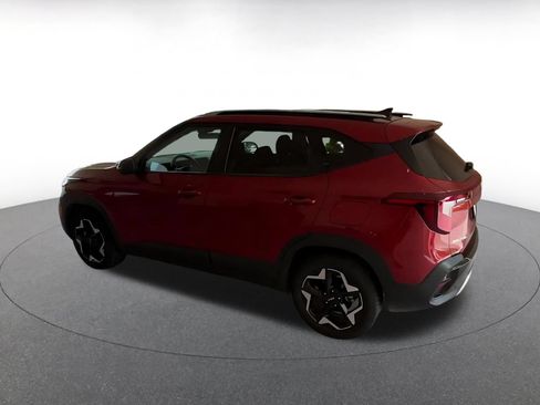 Used 2025 Kia Seltos S FWD image 8
