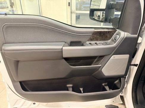 Used 2024 Ford F350 Lariat w/ FX4 Off-Road Package image 12