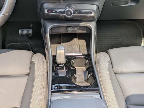 Certified 2023 Volvo C40 Recharge Core AWD/4WD image 19