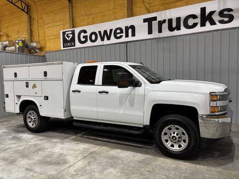 Used 2019 Chevrolet Silverado 2500 W/T w/ WT Convenience Package RWD image 3