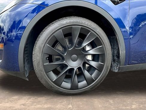 Used 2023 Tesla Model Y Long Range AWD/4WD image 26