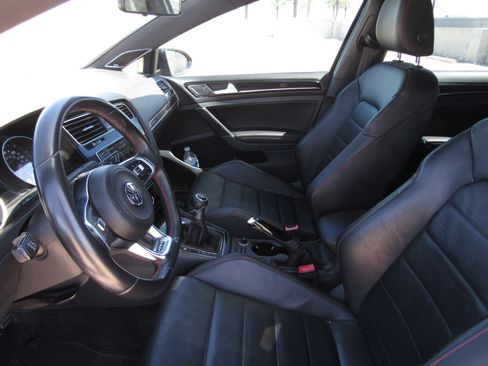 Used 2016 Volkswagen GTI SE image 13