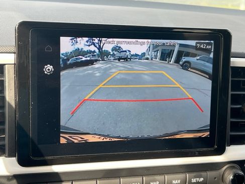 Used 2025 Hyundai Venue Limited FWD image 22