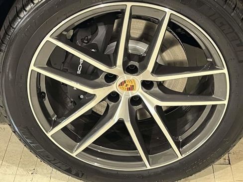 New 2026 Porsche Macan AWD/4WD image 15