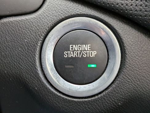 Used 2021 Chevrolet Equinox Premier image 34