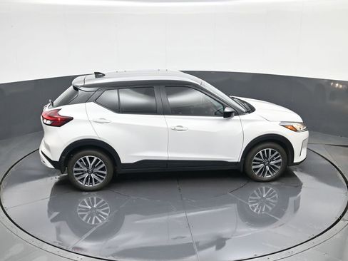 Used 2024 Nissan Kicks SV image 30
