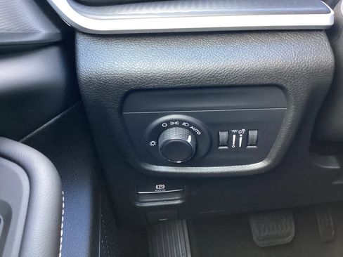 New 2025 Jeep Grand Cherokee L Laredo image 23