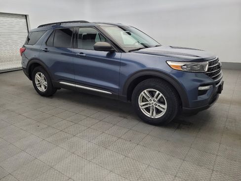 Used 2020 Ford Explorer XLT w/ Equipment Group 202A AWD/4WD image 11