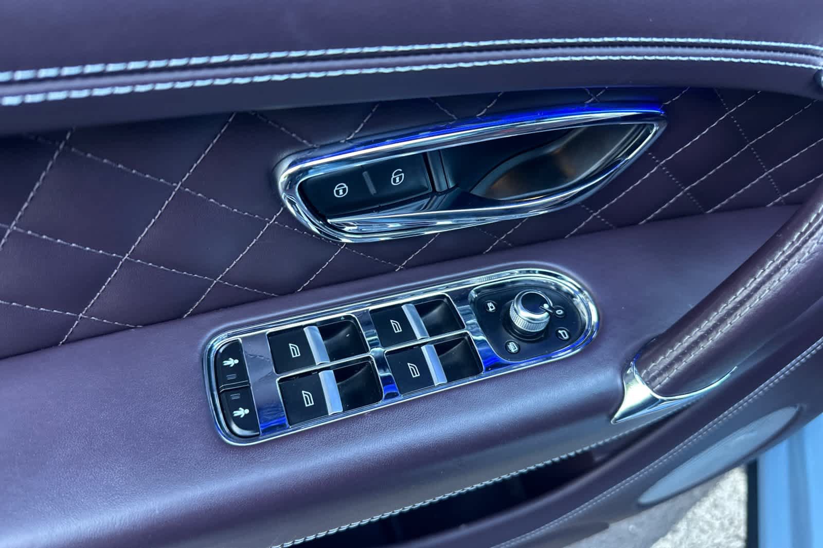 Used 2019 Bentley Bentayga AWD/4WD image 11