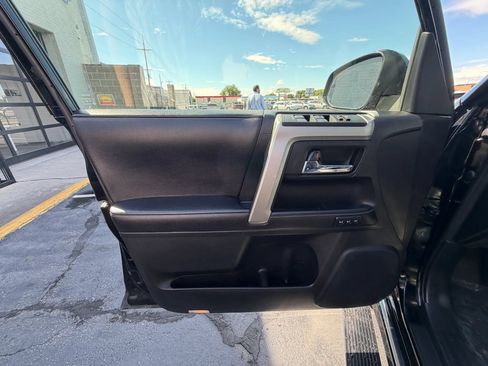 Used 2017 Toyota 4Runner Limited AWD/4WD image 11