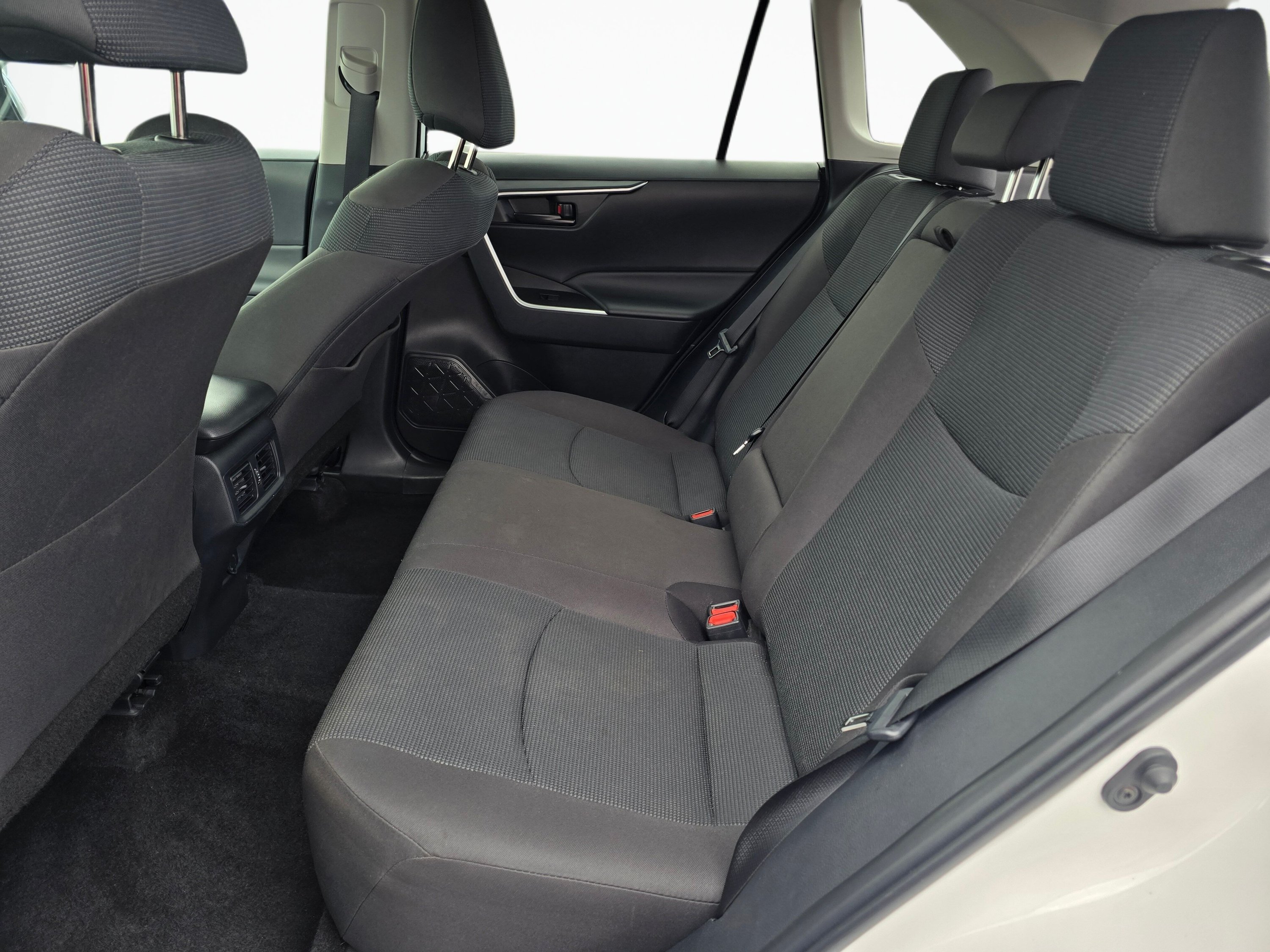 Used 2025 Toyota RAV4 LE AWD/4WD image 19