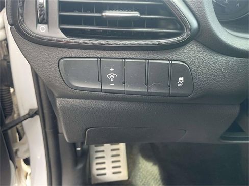 Used 2019 Hyundai Elantra GT N Line image 17