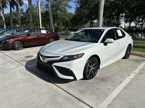 Used 2024 Toyota Camry SE FWD image 20