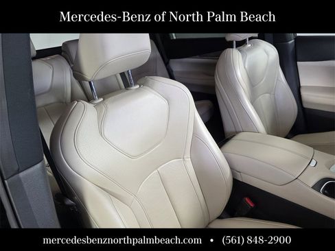 Used 2023 INFINITI QX60 Luxe w/ Vision Package image 30