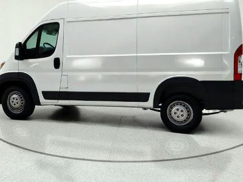 Used 2024 RAM ProMaster 2500 w/ Convenience Group FWD image 5