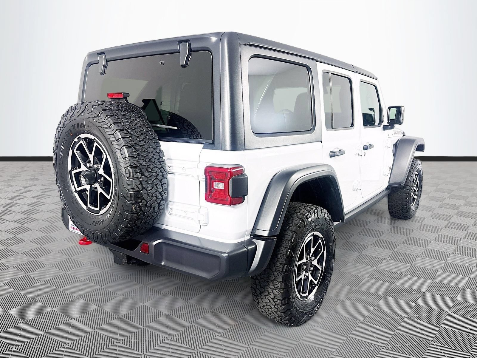 Used 2025 Jeep Wrangler Unlimited Rubicon AWD/4WD image 7